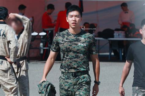 Lee had numerous hit songs as a singer such as because you're my woman. 10 pictures of Lee Seung Gi's army transformation — Koreaboo