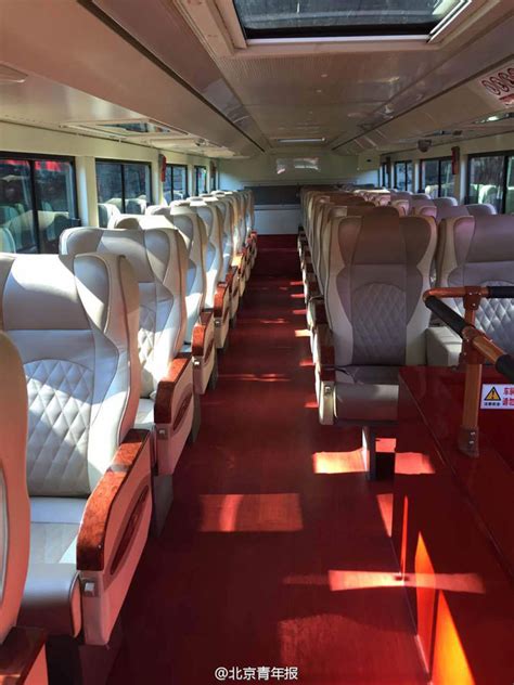 Beijing Unveils New Double Decker Sightseeing Bus