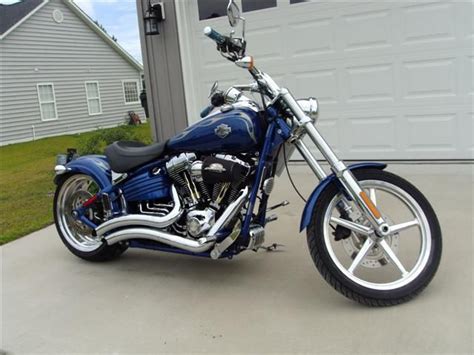 Most know that i like many motorcycles and do not limit myself to. Buy 2009 Harley-Davidson Rocker C Softail Custom on 2040-motos