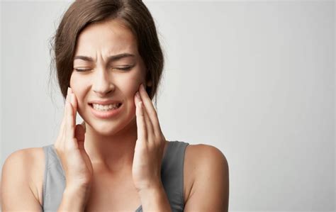 Pericoronitis Swollen And Infected Wisdom Teeth