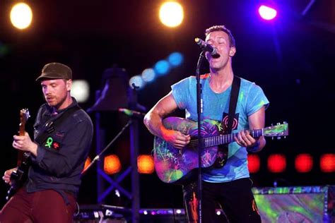 Coldplay Screening ‘live 2012′ In 50 Countries