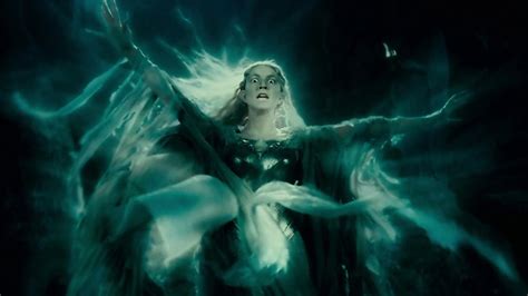 how the rings of power foreshadows galadriel s dark vision in the lord of the rings