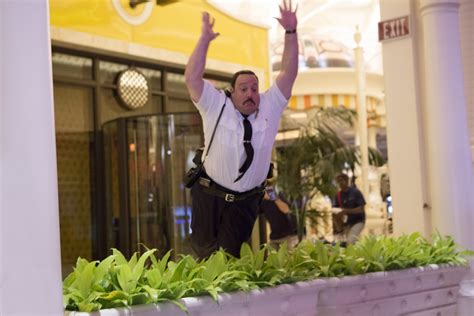 Lovable Security Guard Takes Vegas In Paul Blart Mall Cop 2 Rezirb