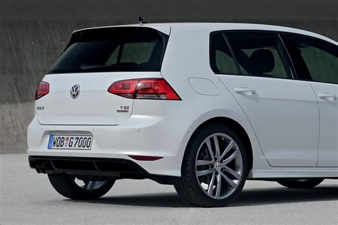 New Volkswagen Golf R Line Revealed Autoevolution
