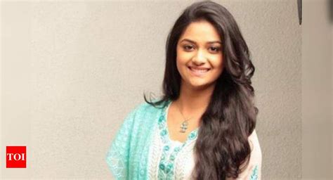 Keerthy Suresh Does Not Want To Act Alongside Aged Actors Telugu