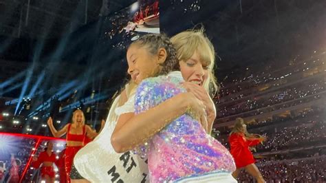 Taylor Swift Ts Kobe Bryants Daughter Bianka Her 22 Hat Nbc Bay