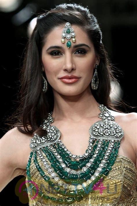 Actress Nargis Fakhri Hot And Sexy Stills 565569 Galleries And Hd Images