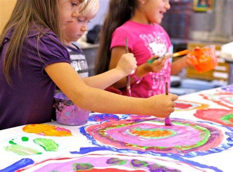 12 Super Fun Collaborative Group Art Projects For Kids
