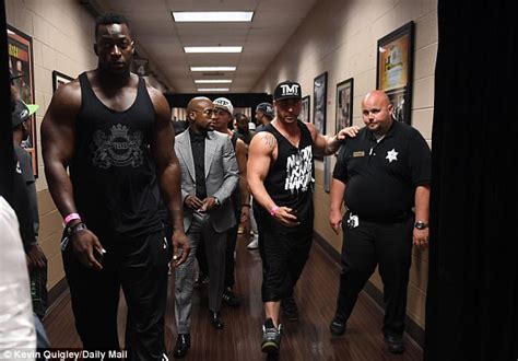 Floyd Mayweathers Bodyguards Ahead Of Conor Mcgregor Bout Daily Mail