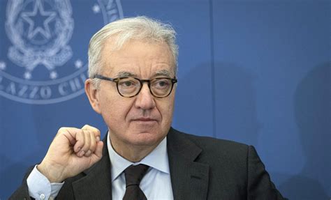 Meloni si fa l'ufficio stampa top secret | LA NOTIZIA