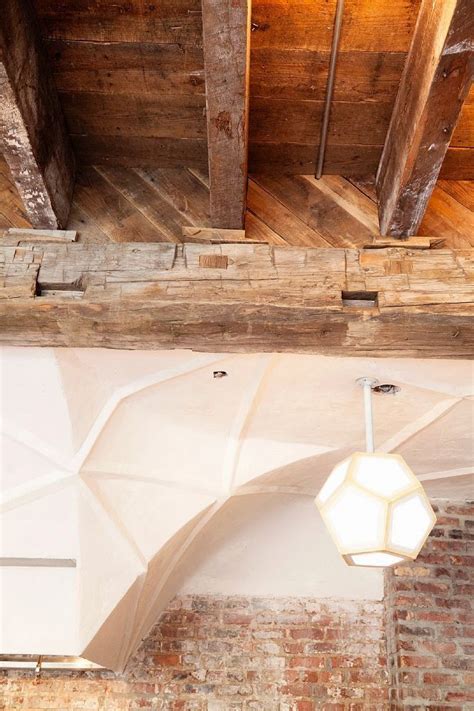 That's the beauty of a ceiling. 36 Great Exposed Beam Ceiling Lighting Ideas (With images ...