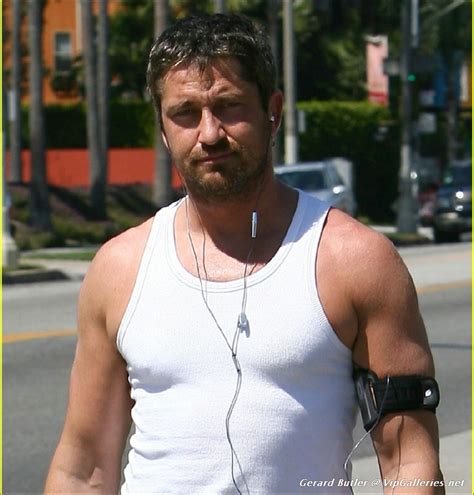 Gerard Butler Totally Exposed Posing Pics Naked Male Celebrities