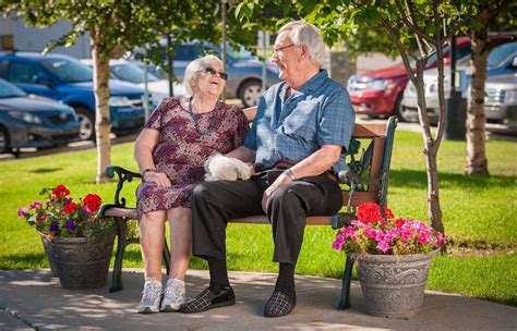 3 Tips For A Stress Free Transition To Active Senior Living
