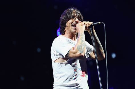 Red Hot Chili Peppers Frontman Anthony Kiedis Suffered ‘stomach Pains