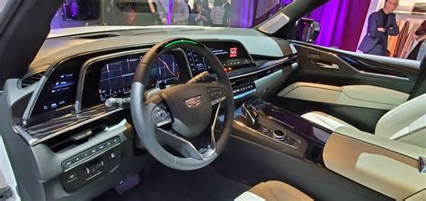 Cadillac Targets Navigator With Tech Laden Escalade Video
