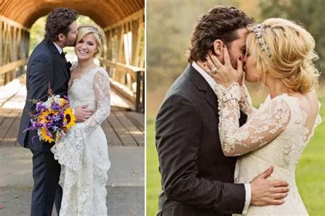 Kelly Clarkson Gets Married