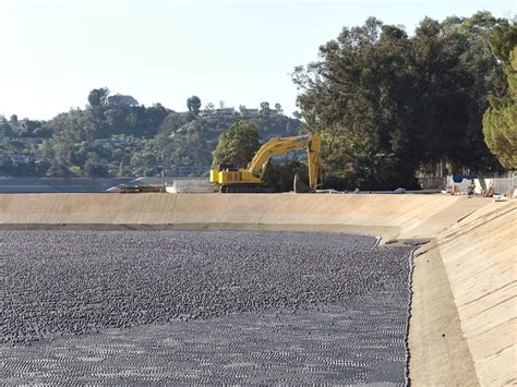 Why 96 Million Plastic ‘shade Balls Dumped Into The La Reservoir May Not Save Water Pbs Newshour