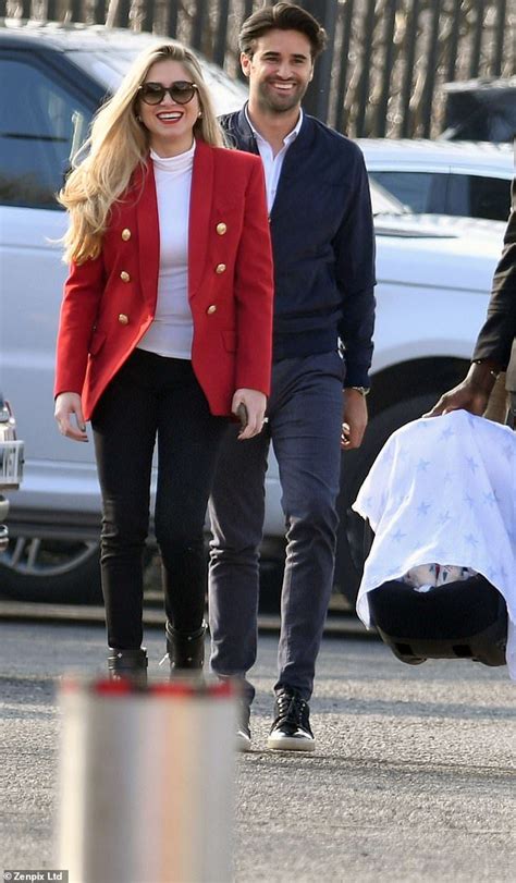 Watch all about paul pogba lifestyle, girlfriend, house, cars, net worth, salary, family and biography video. Paul Pogba's girlfriend Maria Salaues emerges for first ...