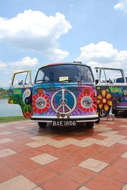 23 The Awesome Nostalgia Of Volkswagen Vintagetopia Vw Hippie Van