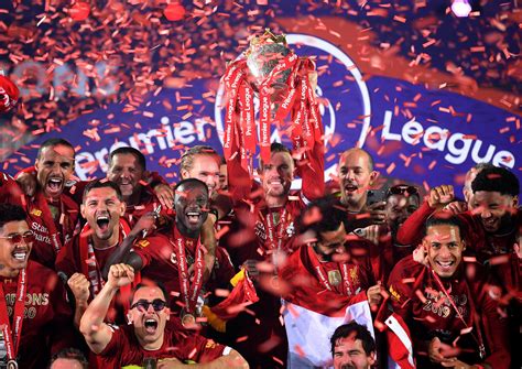 Premier League Champions Liverpool Face Newly Promoted Leeds United On