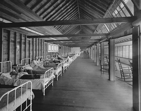 8 Fantastic Photos Of The Eloise Psychiatric Hospital And Its Patients