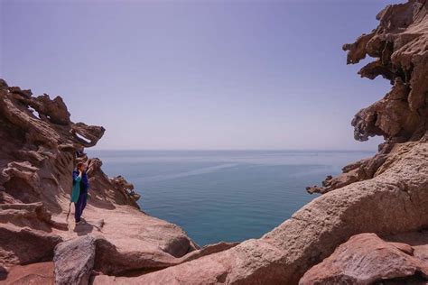 A Guide To Visiting Rainbow Island Hormuz Iranroute