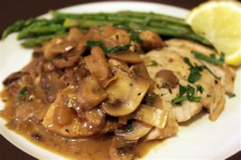 When i found this amazing recipe by cafe delights, on youtube, i knew i had to make it right away. Creamy Mushroom Dijon Chicken