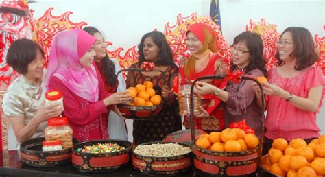 Documents similar to makanan pelbagai kaum di malaysia ashraf. Rumah Terbuka Tahun Baru Cina PDC meriah | Buletin Mutiara