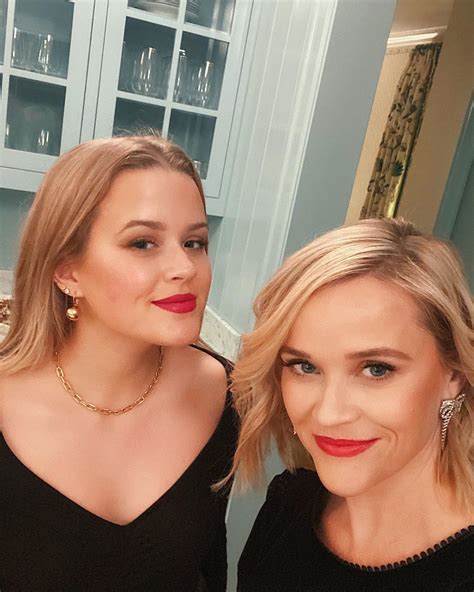 Reese Witherspoon 43 Shares Stunning Snap With Lookalike Daughter Ava