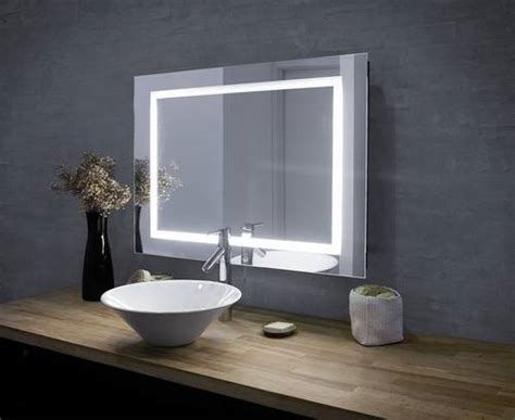Her finner du et stort utvalg av speil match det klassiske badet med et tidløst baderomsspeil, eller oppdater baderomsinnredningen med. Hus i skogen: Baderomsspeil inspirasjon