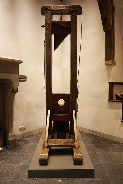 De guillotine maakte de doodstraf minder pijnlijk | Museum/nl\