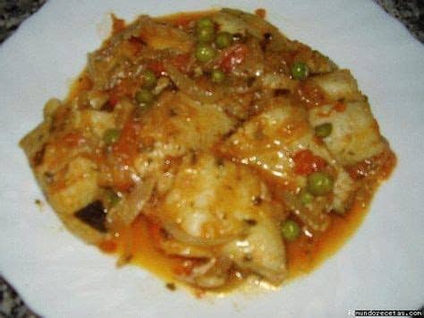 La merluza al horno con tomate es una forma deliciosa de preparar este pescado acompañado de. Receta de MERLUZA A LO POBRE | Recetas de merluza, Guiso ...
