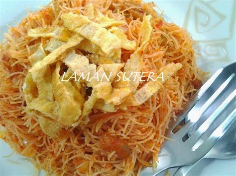 Untuk membuat cemilan bihun goreng sangatlah mudah dan simple. LAMAN SUTERA: * RESIPI ~ BIHUN GORENG UDANG KERING