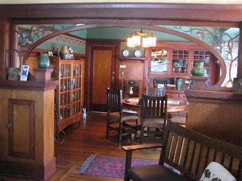 With full customization and using only the finest hardwoods and superior construction methods, you can rest assured. 237 best Craftsman Dining Rooms images on Pinterest ...
