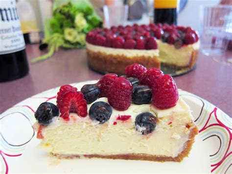 Bloatal Recall Mascarpone Cheesecake With Berries