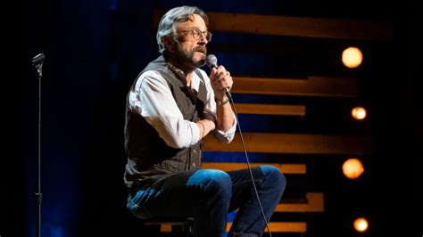 Whether you're in the mood to laugh, cry, or let your mind go entirely blank while you ignore the responsibilities of life and binge three seasons of a series in one weekend, netflix has a show for that. The best Netflix stand-up comedy specials to watch right now