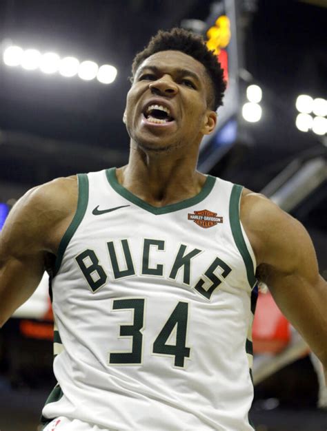 Giannis Antetokounmpo Eric Bledsoe Pace Bucks Past Wizards In Crazy