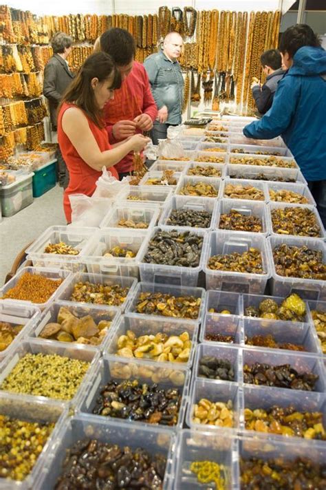 Situé à côté d'université de médecine de gdańsk, amber hotel est à 15 km de lech wałęsa. Amberif 2013 AmberExpo | #gdansk #amber #jewellery #fashion | Bursztyn, Naszyjnki, Biżuteria