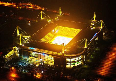 Thank you for visiting, it would be nice if the contents of this page were right for you. Westfalenstadion at night | Borussia dortmund, Futebol ...