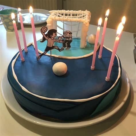 Djk heimschule ettenheim handball wir möchten allen am handball interessierten mädchen die möglichkeit geben, ihrem leistungsstand. Handball-Kuchen zum 7. Geburtstag | Kuchen und Torten ...