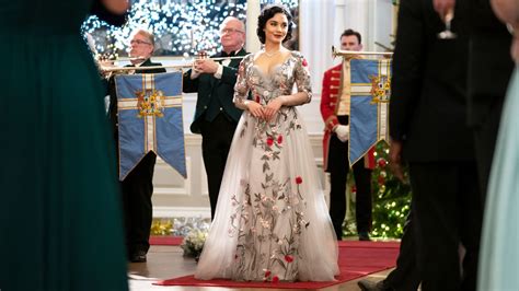 ‘the Princess Switch 2 Sees Netflixs Christmas Queen Vanessa Hudgens