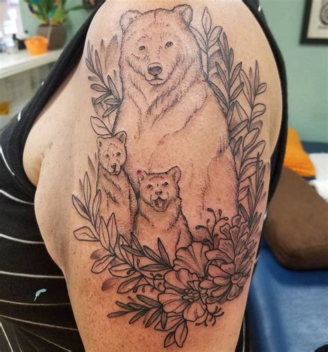Pin By Josie Cruz On Tats Mama Bear Tattoos Animal Tattoos Bear
