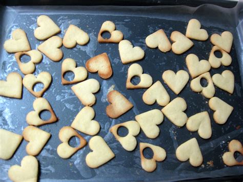 Beat 4 eggs thoroughly, add honey, and mix well with flour mixture. Christmas Cookies Part 1: Hearts (Srdiečka) recipe - Slovak Cooking