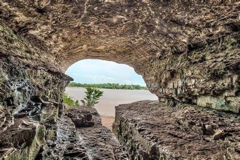 Hiking To This Above Ground Cave In Illinois Will Give You A Surreal