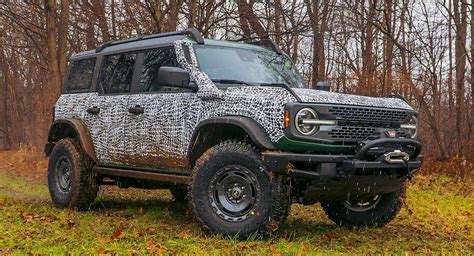 2022 Ford Bronco Everglades Shows Off Its Factory Winch And Snorkel In