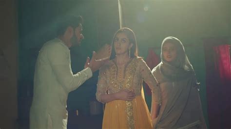 Watch Kabir Catches Zeenat And Rukhsar Red Handed Ishq Subhan Allah