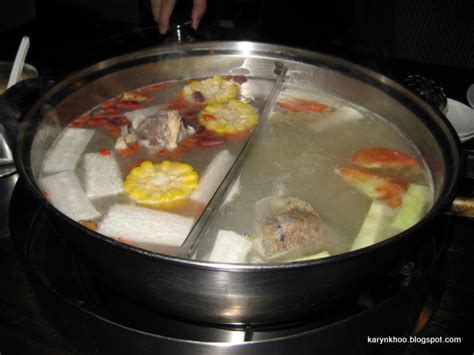 Harbour steamboat may be nestled in deepest suburbia, but that hasn't discouraged the hordes from beating a fast track to its doors, apparently on a regular basis, because the eatery was heaving, and it was monday evening. Karyn's Food Blog: Restoran Harbour Steamboat @ Bandar ...