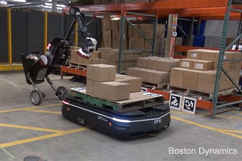Boston Dynamics : le robot Handle pour des entrepôts ... Our whole crew got together to celebrate the start of what we hope will be a happier year: