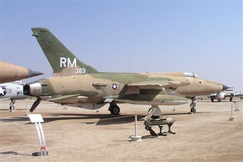 Republic F 105d Thunderchief Photos And Specifications