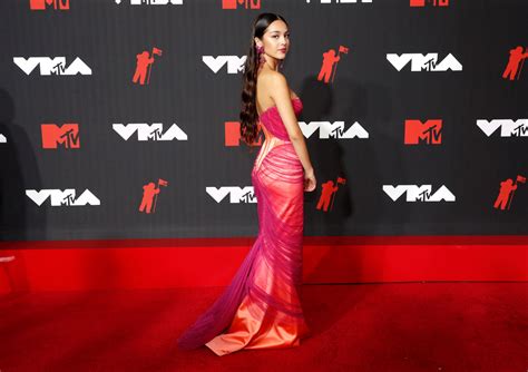 Mtv Vmas 2021 Red Carpet The Best Outfits And Looks Glamour